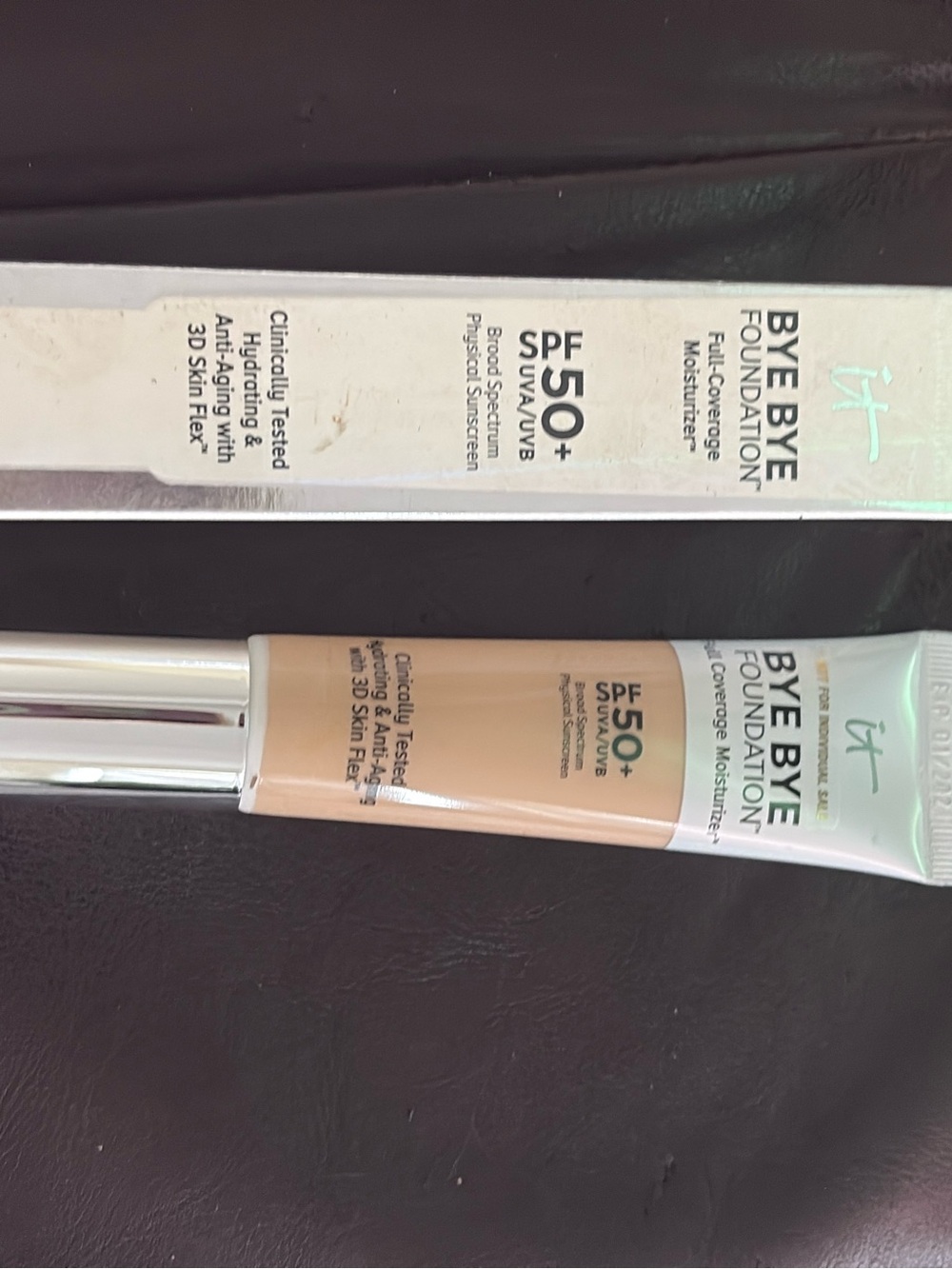 it cosmetics Bye Bye Foundation SPF 50+ - Light Beige
